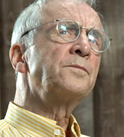 Dirk Gently's Holistic Detective Agency. Professor 'Reg' Chronotis (Andrew Sachs). Copyright: Above The Title Productions. Dirk Gently's Holistic Detective Agency. Professor 'Reg' Chronotis (Andrew Sachs). Copyright: Above The Title Productions.