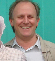Dirk Gently's Holistic Detective Agency. Simon Draycott (Peter Davison). Copyright: Above The Title Productions. Dirk Gently's Holistic Detective Agency. Simon Draycott (Peter Davison). Copyright: Above The Title Productions.