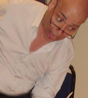 Dirk Gently's Holistic Detective Agency. Toe Rag (Michael Roberts). Copyright: Above The Title Productions. Dirk Gently's Holistic Detective Agency. Toe Rag (Michael Roberts). Copyright: Above The Title Productions.