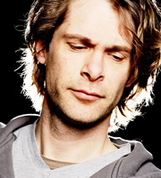 Hans Teeuwen. Hans Teeuwen.