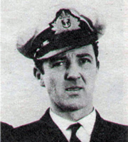 HMS Paradise. Lieutenant Pouter (Robin Hunter). Copyright: Rediffusion London. HMS Paradise. Lieutenant Pouter (Robin Hunter). Copyright: Rediffusion London.