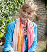 Outnumbered. Auntie Angela (Samantha Bond). Copyright: Hat Trick Productions. Outnumbered. Auntie Angela (Samantha Bond). Copyright: Hat Trick Productions.