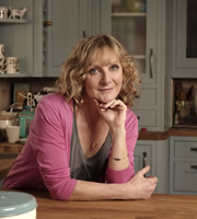 Starlings. Jan (Lesley Sharp). Copyright: Baby Cow Productions. Starlings. Jan (Lesley Sharp). Copyright: Baby Cow Productions.