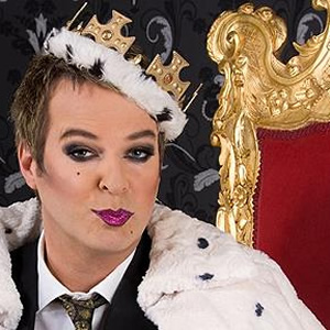 [Imagen: julian_clary_crown.jpg]