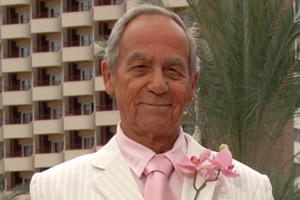 Benidorm. Mel (Geoffrey Hutchings). Copyright: Tiger Aspect Productions. Benidorm. Mel (Geoffrey Hutchings). Copyright: Tiger Aspect Productions.