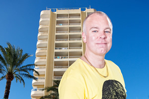 Benidorm. Mick Garvey (Steve Pemberton). Copyright: Tiger Aspect Productions. Benidorm. Mick Garvey (Steve Pemberton). Copyright: Tiger Aspect Productions.