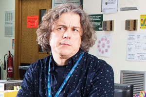 Damned. Al Kavanagh (Alan Davies). Copyright: What Larks Productions. Damned. Al Kavanagh (Alan Davies). Copyright: What Larks Productions.