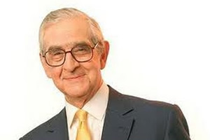 Denis Norden. Denis Norden.