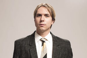 White Gold. Martin Lavender (Joe Thomas). Copyright: Fudge Park. White Gold. Martin Lavender (Joe Thomas). Copyright: Fudge Park.