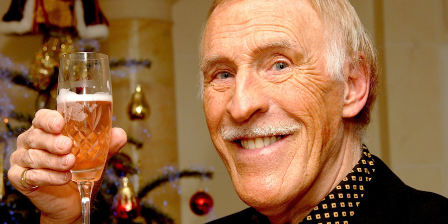 Bruce Forsyth. Copyright: Brian Smith / REX / Shutterstock. Bruce Forsyth. Copyright: Brian Smith / REX / Shutterstock.