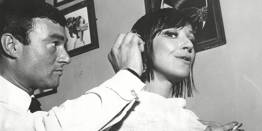 Vidal Sassoon cuts Fenella Fielding's hair. Vidal Sassoon cuts Fenella Fielding's hair.