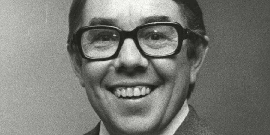Ronnie Corbett. Ronnie Corbett.