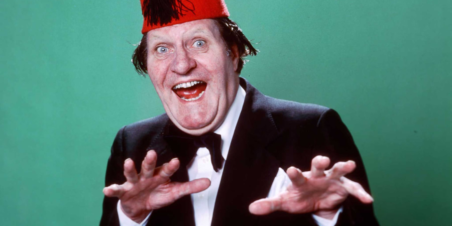 Tommy Cooper. Tommy Cooper.